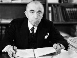 3. prezident emil hacha  v uradu 1938 - 1945